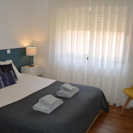 Pinewood Apartment *